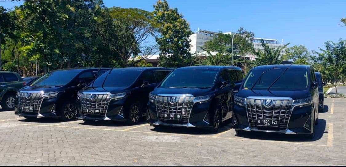Lineup Toyota Alphard PT. ABINAWA BALI RENTAL